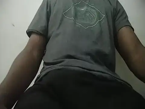 Snapshot of royblackbigpvt chatting on March 5, 2025, 8:32 pm royblackbigpvt online show from March 5, 2025, 8:32 pm