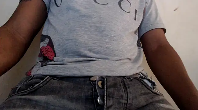 Snapshot of royblackbigpvt chatting on February 17, 2025, 6:06 pm royblackbigpvt online show from February 17, 2025, 6:06 pm