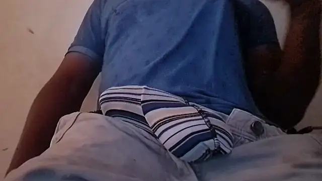 Snapshot of royblackbigpvt chatting on September 15, 2025, 7:47 pm royblackbigpvt online show from September 15, 2025, 7:47 pm