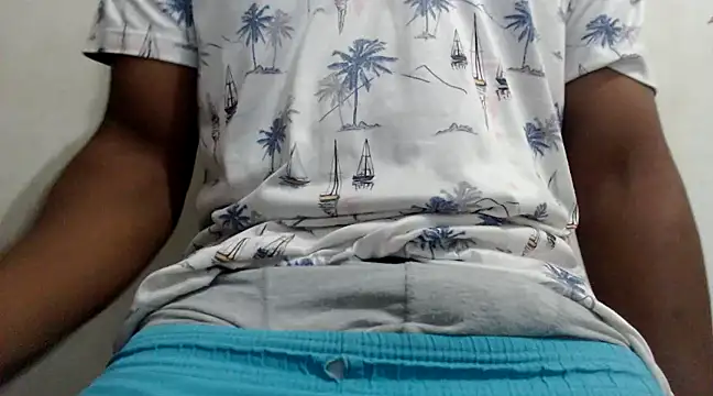 Snapshot of royblackbigpvt chatting on February 19, 2025, 9:36 pm royblackbigpvt online show from February 19, 2025, 9:36 pm