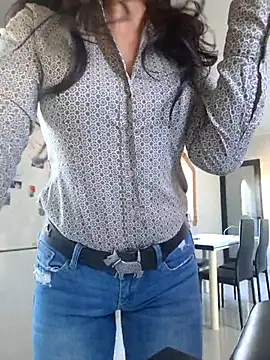 Snapshot of luxxe25 chatting on November 27, 2025, 8:59 am luxxe25 online show from November 27, 2025, 8:59 am