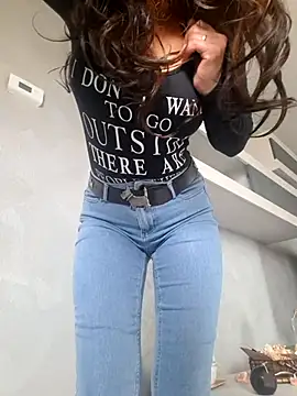 Snapshot of luxxe25 chatting on December 2, 2025, 9:55 am luxxe25 online show from December 2, 2025, 9:55 am