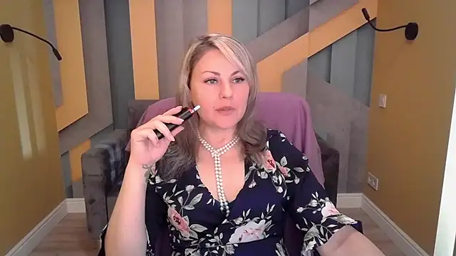 Snapshot of Candy_Long chatting on November 6, 2025, 6:39 am Candy Long online show from November 6, 2025, 6:39 am