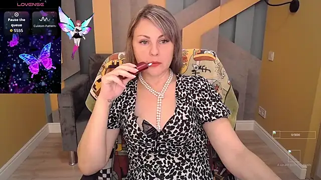 Snapshot of Candy_Long chatting on October 20, 2025, 5:31 am Candy Long online show from October 20, 2025, 5:31 am