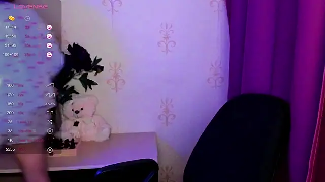 KindHazelHere  online show from February 13, 2026, 10:21 pm