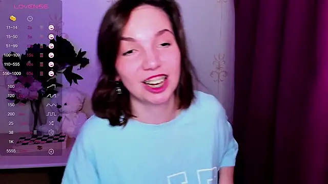 KindHazelHere  online show from April 4, 2026, 7:37 am