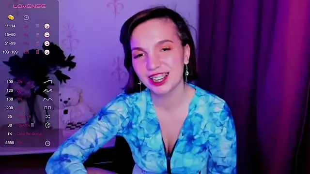 KindHazelHere  online show from November 21, 2025, 6:12 am