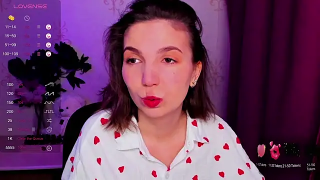 KindHazelHere  online show from February 24, 2026, 11:27 pm