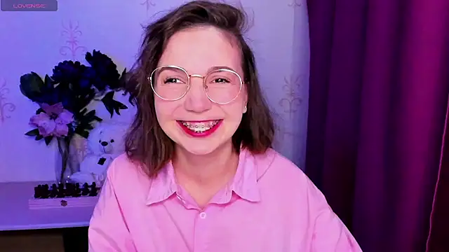 KindHazelHere  online show from February 11, 2026, 7:36 pm