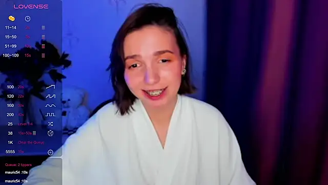 KindHazelHere  online show from December 14, 2025, 6:35 pm