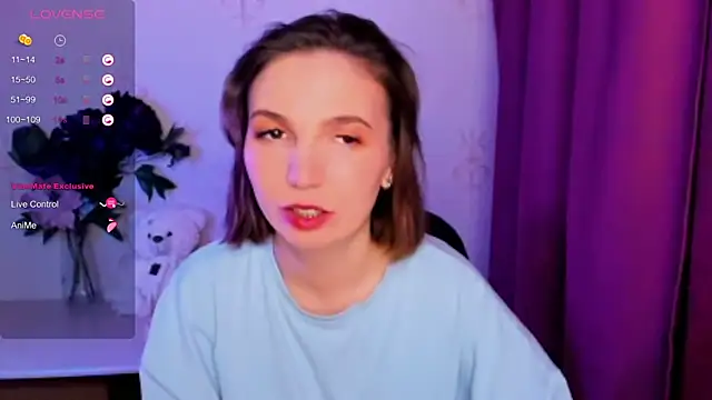 KindHazelHere  online show from January 13, 2026, 12:04 am