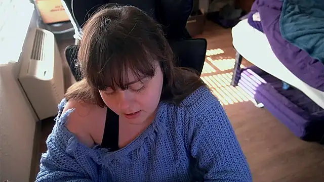 Snapshot of lavendermei chatting on June 11, 2026, 1:41 pm lavendermei online show from June 11, 2026, 1:41 pm