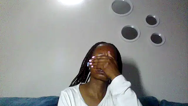 Snapshot of Hardnipples8 chatting on December 2, 2025, 11:06 pm Hardnipples8 online show from December 2, 2025, 11:06 pm