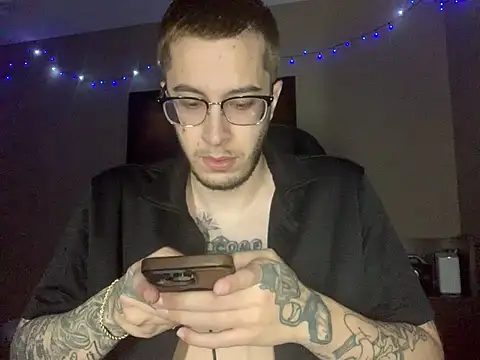 Snapshot of Bwcjoshbanks chatting on July 21, 2026, 4:14 am Bwcjoshbanks online show from July 21, 2026, 4:14 am