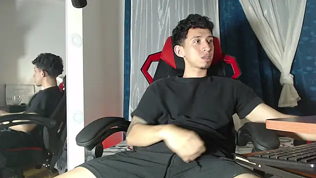 Snapshot of stevenSEX123 chatting on November 11, 2025, 5:13 am stevenSEX123 online show from November 11, 2025, 5:13 am