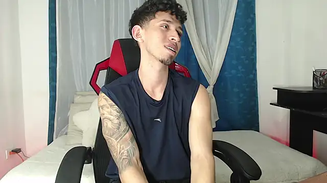 Snapshot of stevenSEX123 chatting on November 16, 2025, 10:24 pm stevenSEX123 online show from November 16, 2025, 10:24 pm