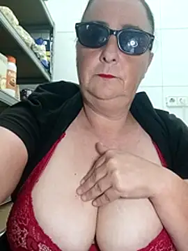 Snapshot of eroticjessitop chatting on February 12, 2026, 6:18 pm eroticjessitop online show from February 12, 2026, 6:18 pm