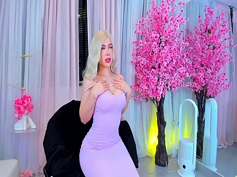 Snapshot of Sophi_Jonnes chatting on April 1, 2026, 10:49 am Sophi Jonnes online show from April 1, 2026, 10:49 am