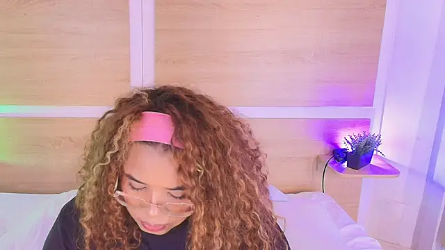  nickypurple  online show from February 23, 2026, 7:03 pm