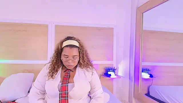  nickypurple  online show from March 9, 2026, 7:17 pm