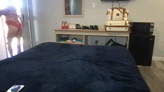 TiffaneyLove online show from February 25, 2026, 6:41 pm