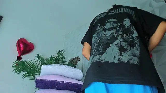 Hellen Sky online show from March 30, 2026, 7:04 pm