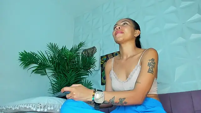 Snapshot of Hellen_Sky chatting on November 13, 2025, 7:07 pm Hellen Sky online show from November 13, 2025, 7:07 pm