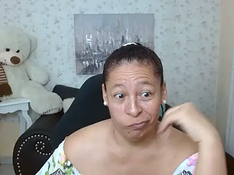 mature martina online show from April 18, 2026, 10:32 pm