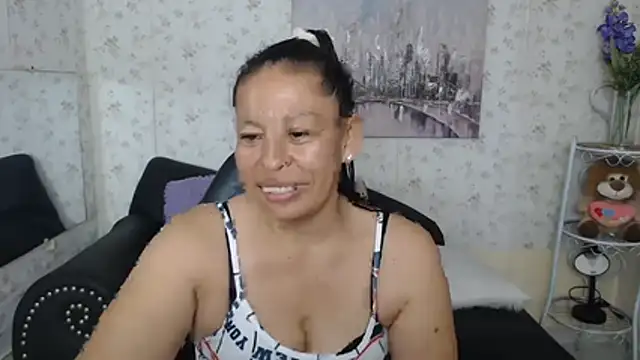 Snapshot of mature_martina chatting on July 10, 2026, 10:54 pm mature martina online show from July 10, 2026, 10:54 pm