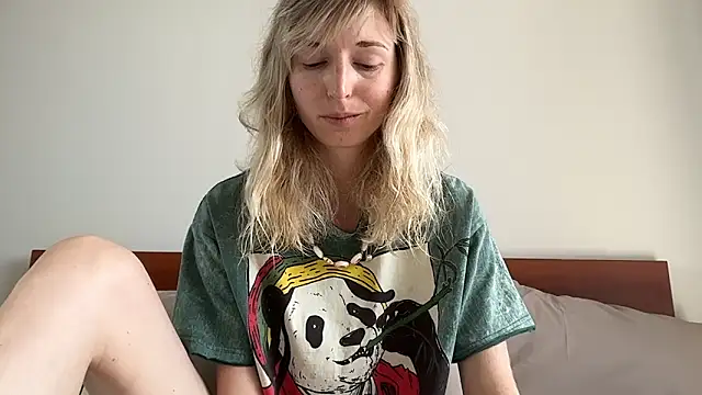 ivankai  online show from February 23, 2026, 3:19 am