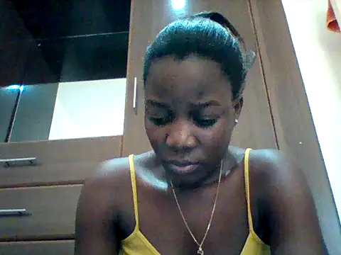 Snapshot of Alessandrajenna chatting on May 4, 2026, 10:07 am Alessandrajenna online show from May 4, 2026, 10:07 am