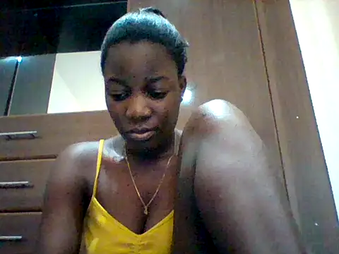 Snapshot of Alessandrajenna chatting on May 5, 2026, 10:18 am Alessandrajenna online show from May 5, 2026, 10:18 am