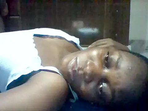 Snapshot of Alessandrajenna chatting on April 28, 2026, 11:20 pm Alessandrajenna online show from April 28, 2026, 11:20 pm