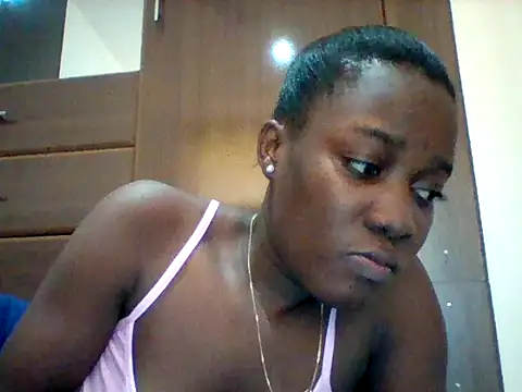 Snapshot of Alessandrajenna chatting on April 28, 2026, 11:14 am Alessandrajenna online show from April 28, 2026, 11:14 am