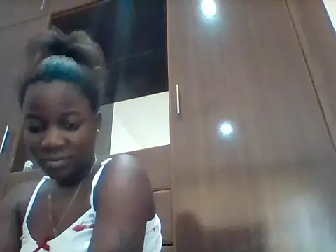 Snapshot of Alessandrajenna chatting on April 20, 2026, 7:11 am Alessandrajenna online show from April 20, 2026, 7:11 am