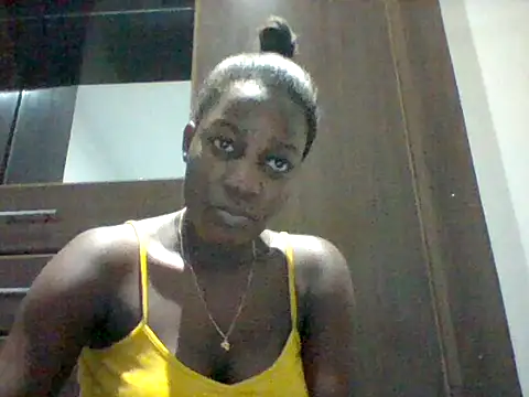 Snapshot of Alessandrajenna chatting on May 5, 2026, 10:24 pm Alessandrajenna online show from May 5, 2026, 10:24 pm