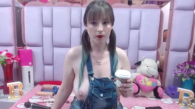 Snapshot of Belly_Rosse chatting on March 21, 2025, 2:29 pm Belly Rosse online show from March 21, 2025, 2:29 pm