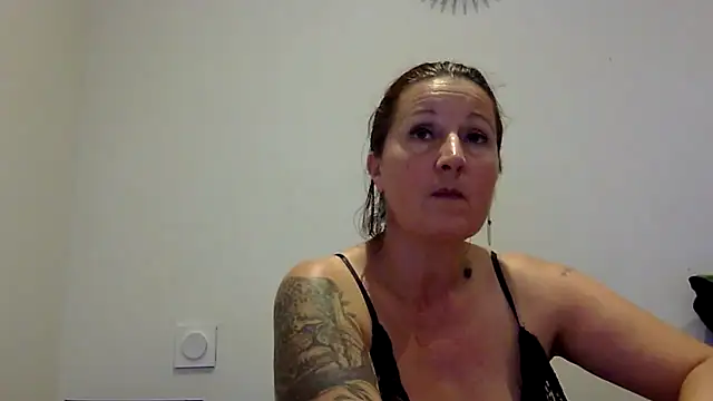 feline27 online show from October 26, 2025, 7:14 pm