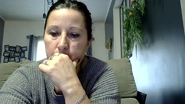 feline27 online show from January 17, 2026, 1:58 pm