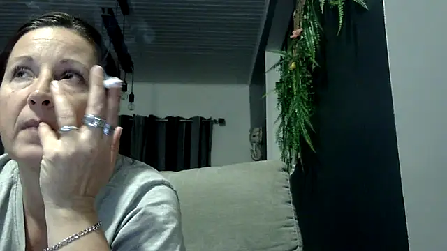 feline27 online show from November 27, 2025, 9:59 pm