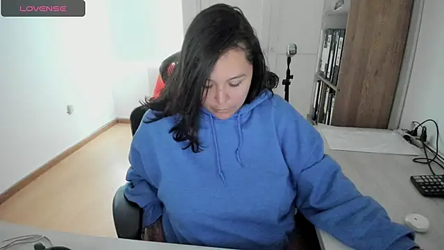 bigbooty-30 online show from November 19, 2025, 11:10 am