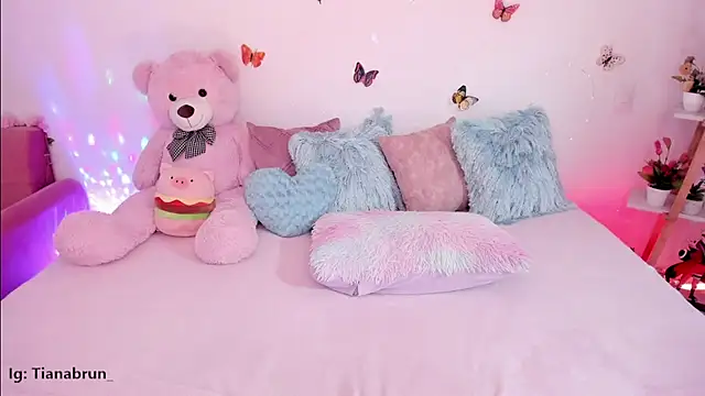 Snapshot of Zara_uwu_ chatting on November 13, 2025, 10:41 am Zara uwu online show from November 13, 2025, 10:41 am