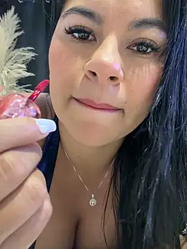 Margaret Saunders online show from April 3, 2026, 12:06 am