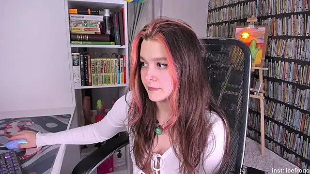 icefroqq online show from April 28, 2026, 8:46 pm