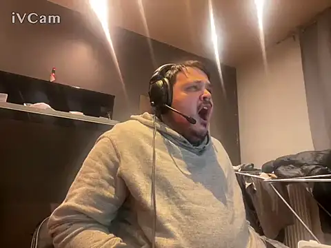 Bebemickey75 online show from September 23, 2025, 11:56 pm