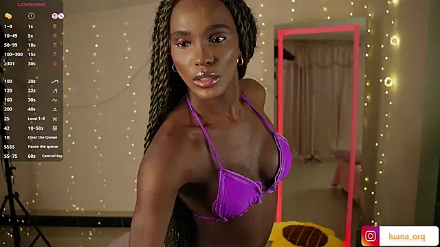 LuanaRisque online show from April 20, 2026, 7:55 am