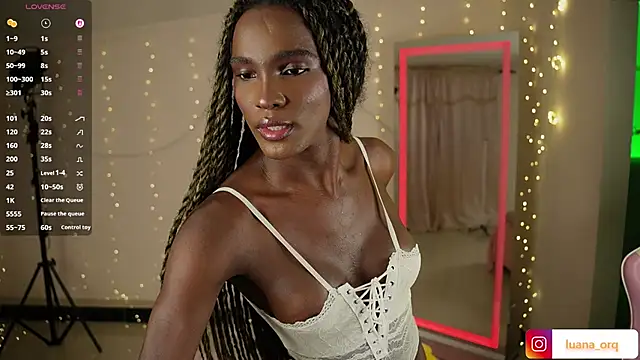 LuanaRisque online show from April 27, 2026, 1:14 am