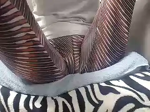 Web Lady online show from November 20, 2025, 9:43 am