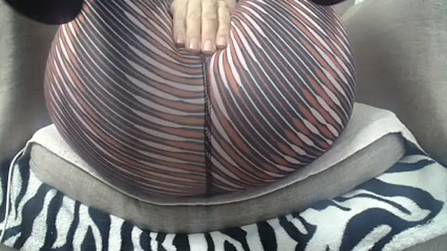 Web Lady online show from November 26, 2025, 10:48 am