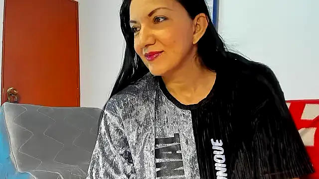 Snapshot of Angelblue_ chatting on November 27, 2025, 2:17 pm Angelblue online show from November 27, 2025, 2:17 pm